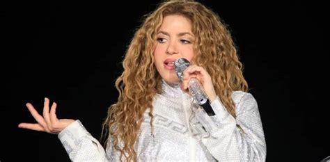 shakira see through